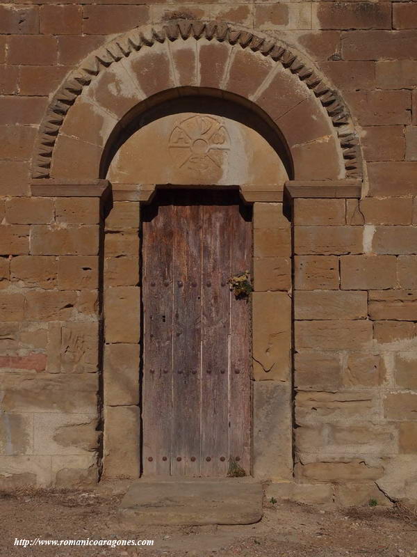 DETALLE DE LA PORTADA DE PONIENTE